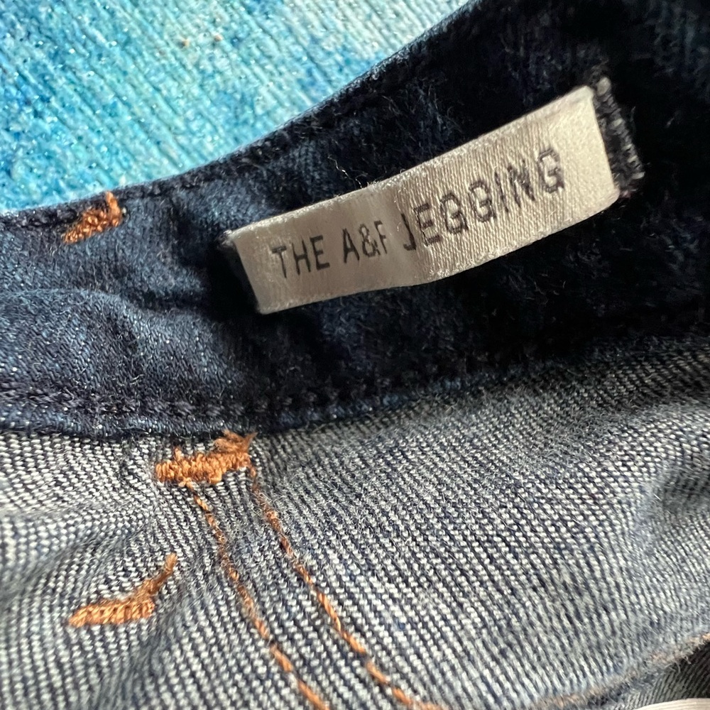 Abercrombie and Fitch jeggings - Picture 4 of 4